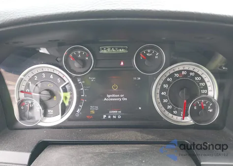 2015 Ram 1500 Laramie z USA, uszkodzony, nr VIN 1C6RR7NM8FS747741